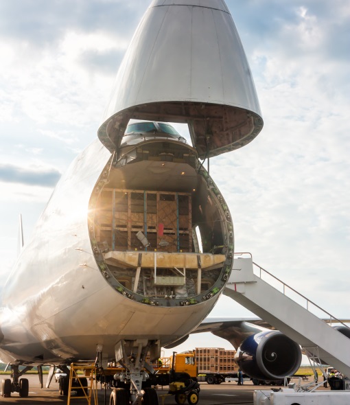 Unloading widebody cargo aircraft